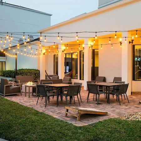 Готель Courtyard Melbourne West Екстер'єр фото