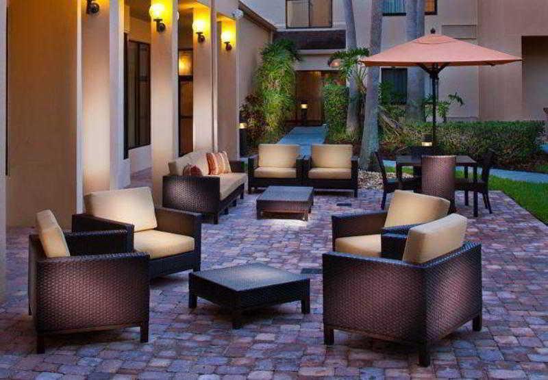 Готель Courtyard Melbourne West Екстер'єр фото
