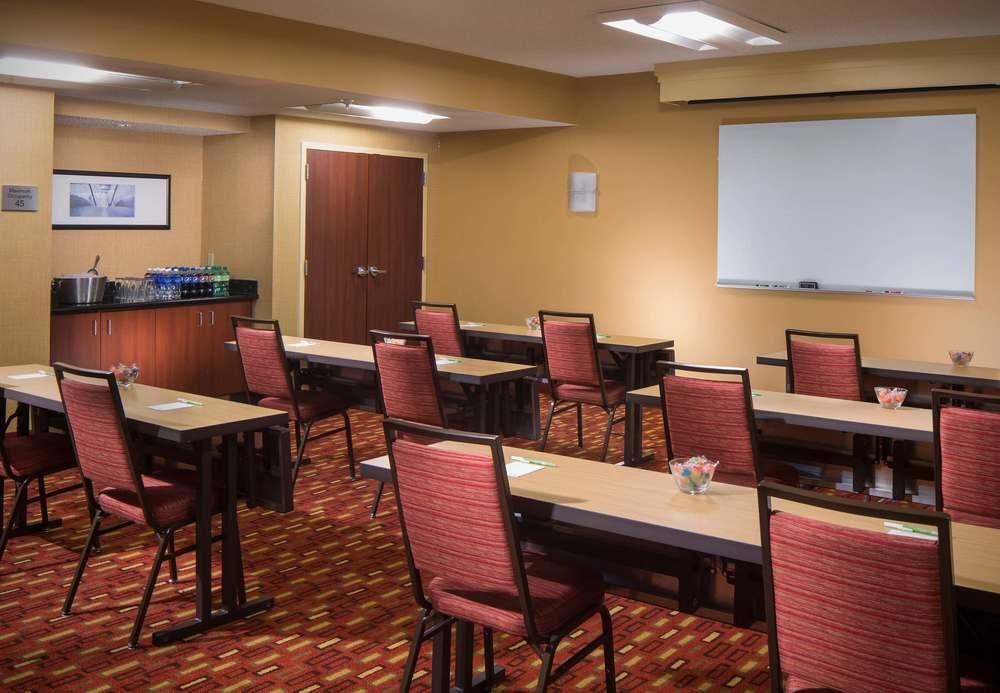 Готель Courtyard Melbourne West Екстер'єр фото