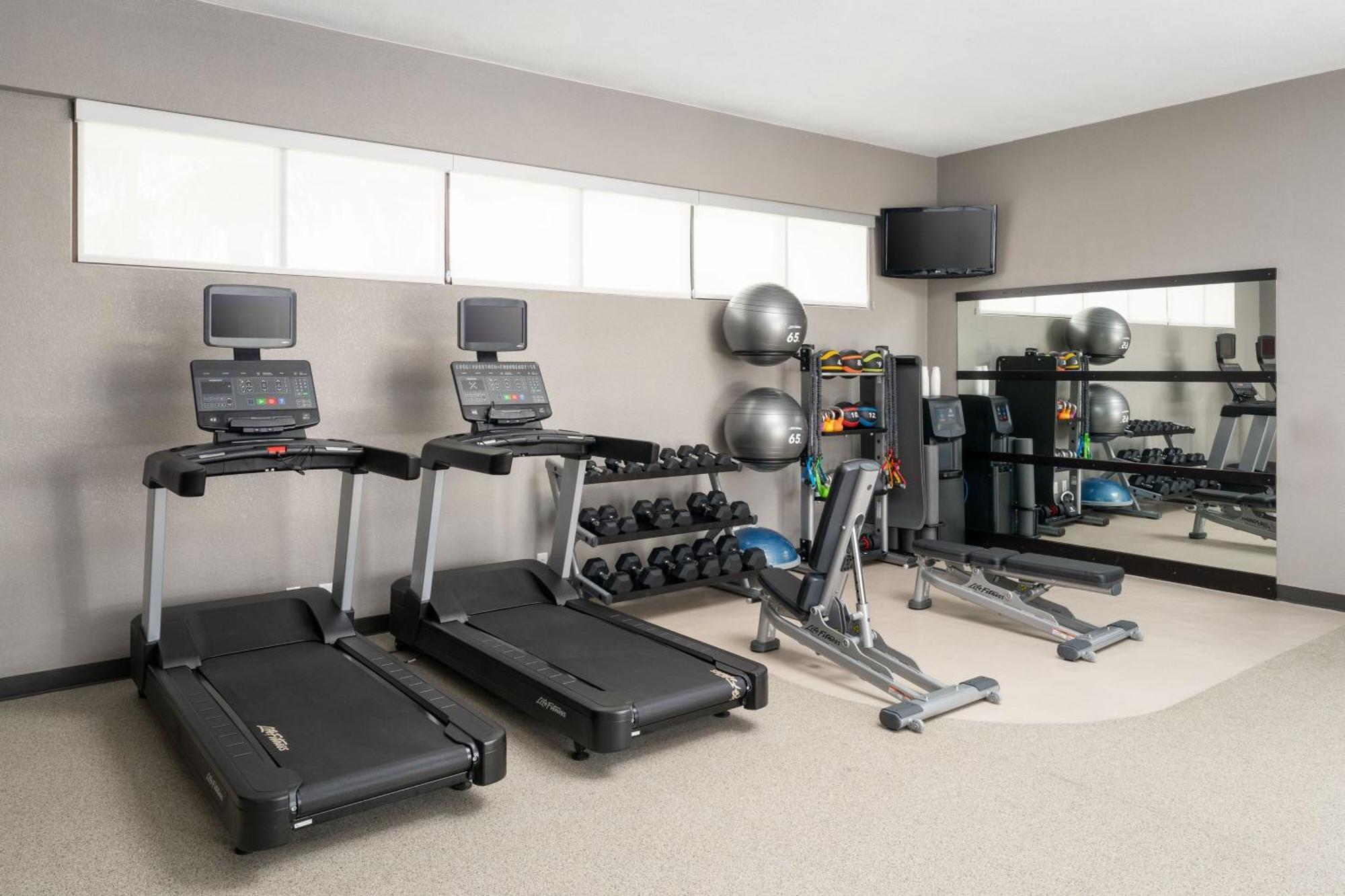 Готель Courtyard Melbourne West Екстер'єр фото