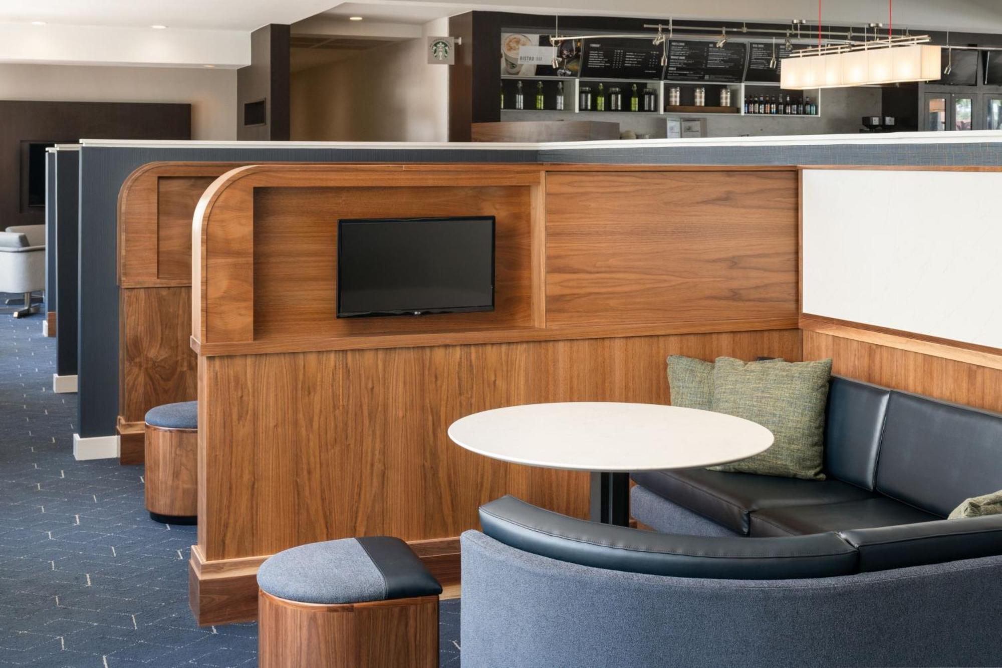 Готель Courtyard Melbourne West Екстер'єр фото