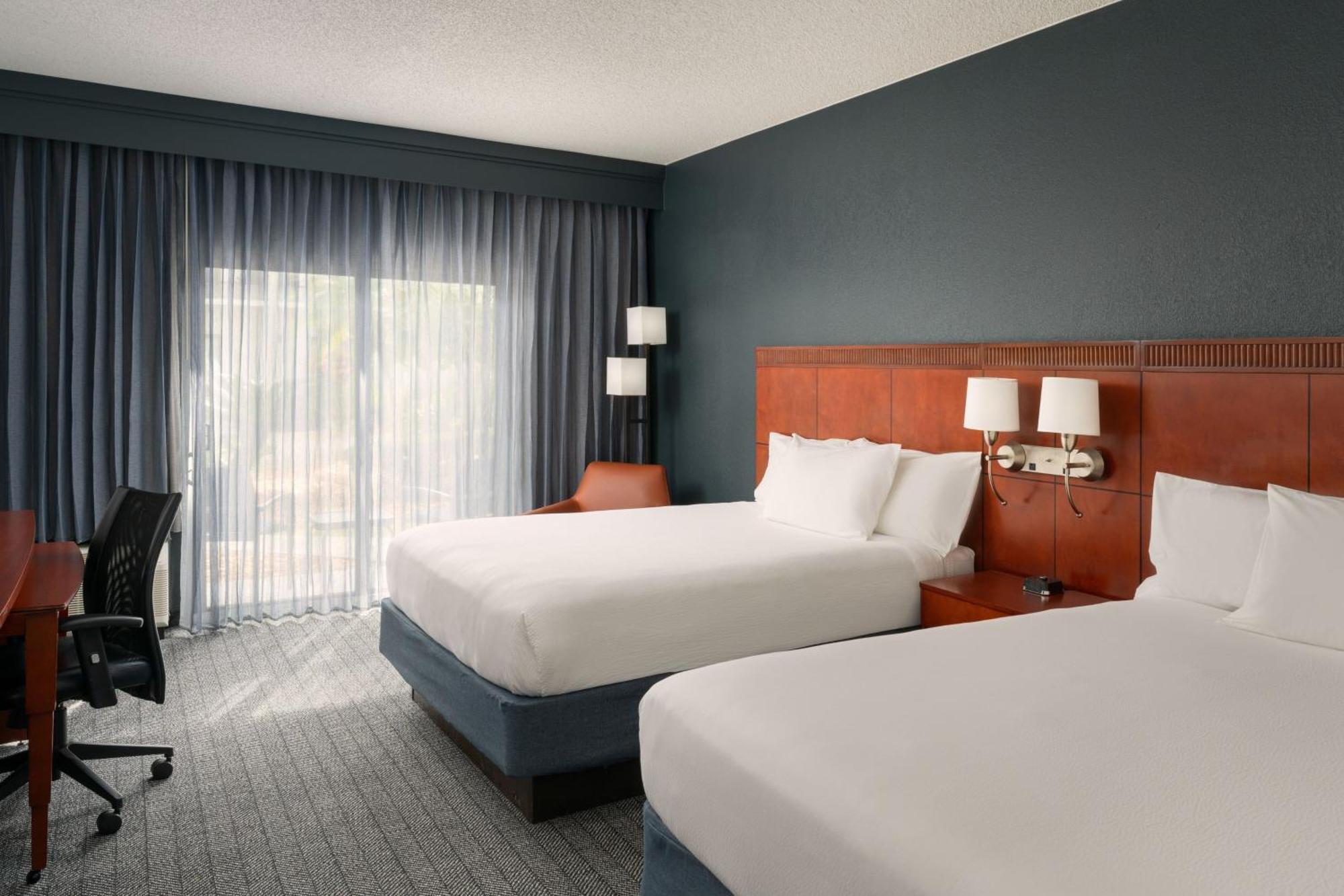 Готель Courtyard Melbourne West Екстер'єр фото