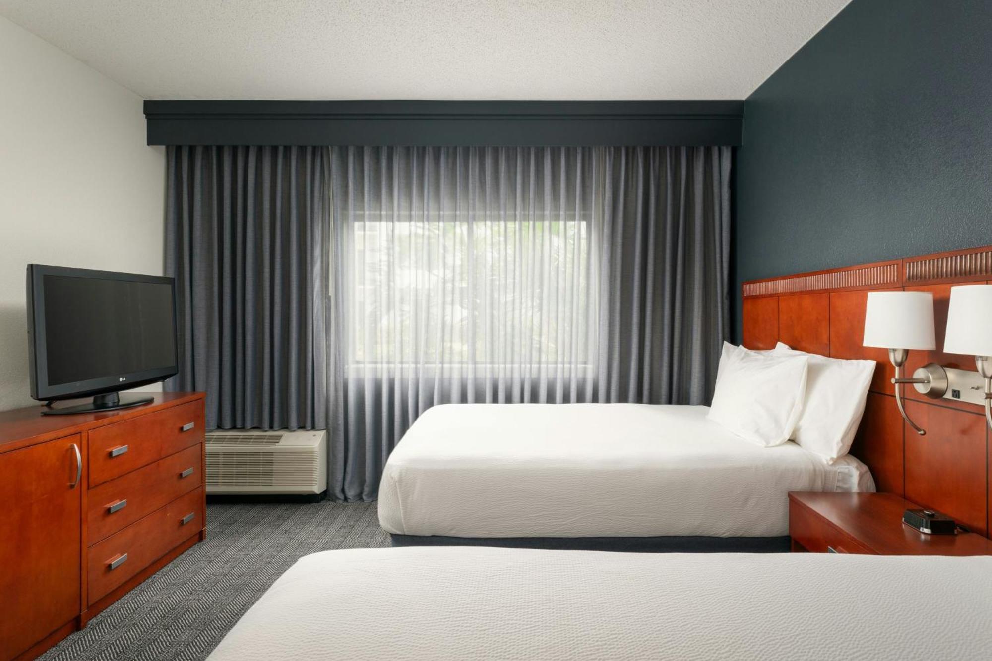 Готель Courtyard Melbourne West Екстер'єр фото