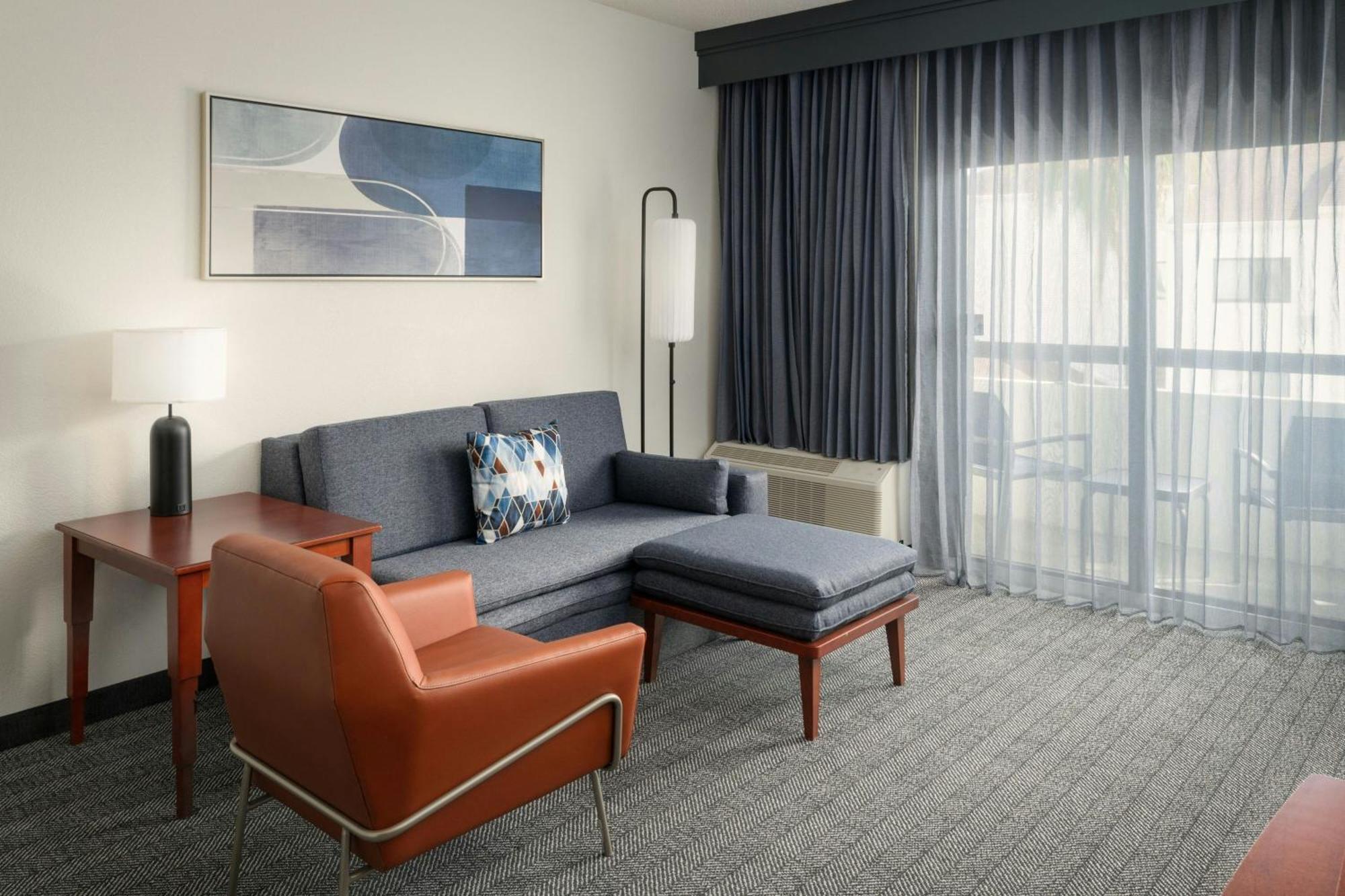 Готель Courtyard Melbourne West Екстер'єр фото