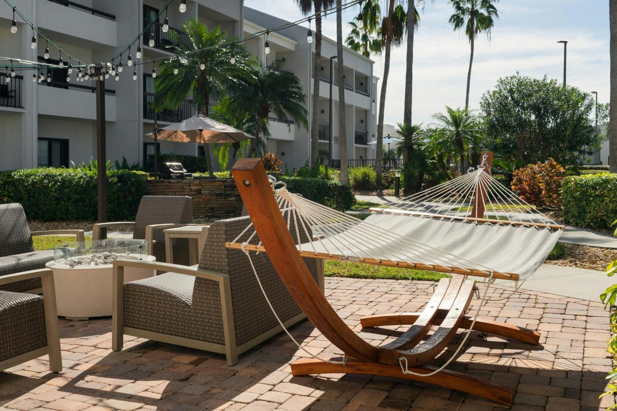 Готель Courtyard Melbourne West Екстер'єр фото
