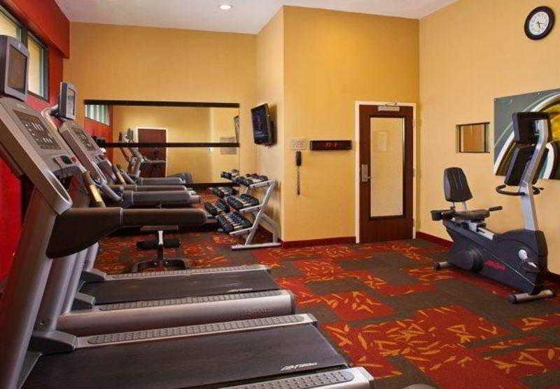 Готель Courtyard Melbourne West Екстер'єр фото